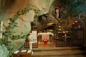 Grotta Madonna di Lourdes a Montemelino