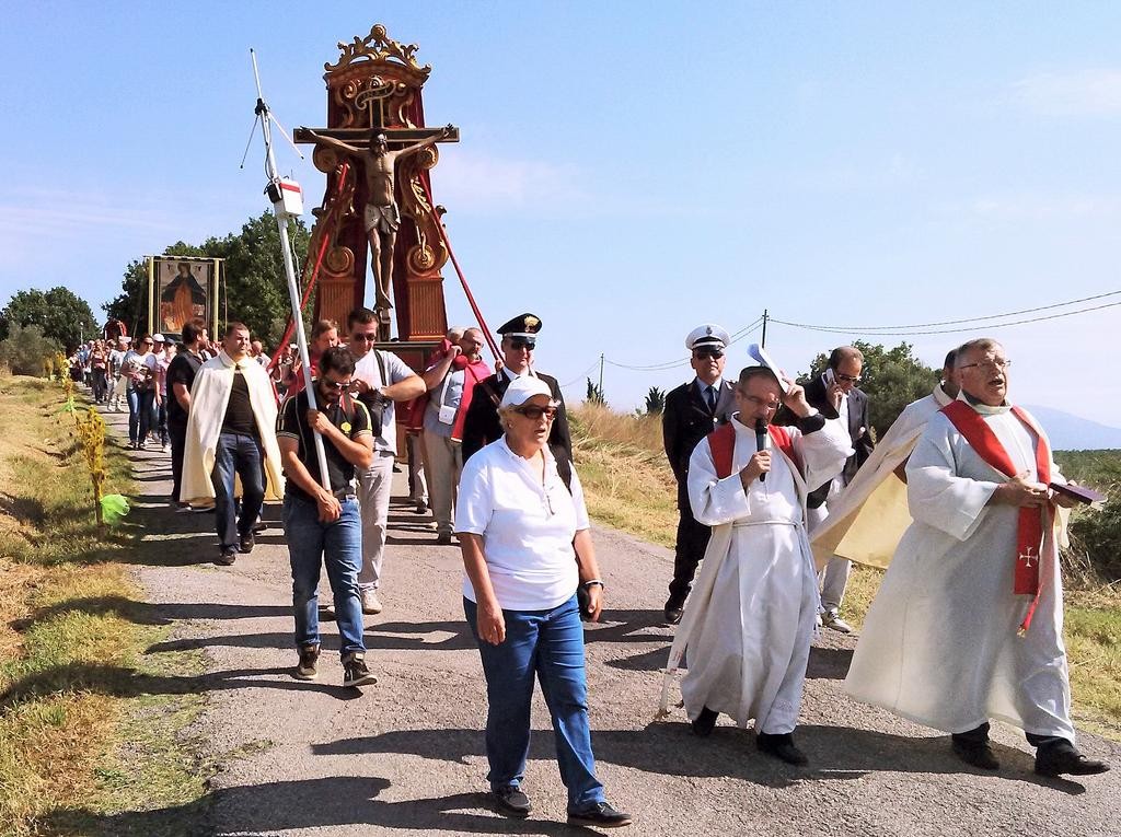 Processione del santissimo Crocifisso di Villantria 2014